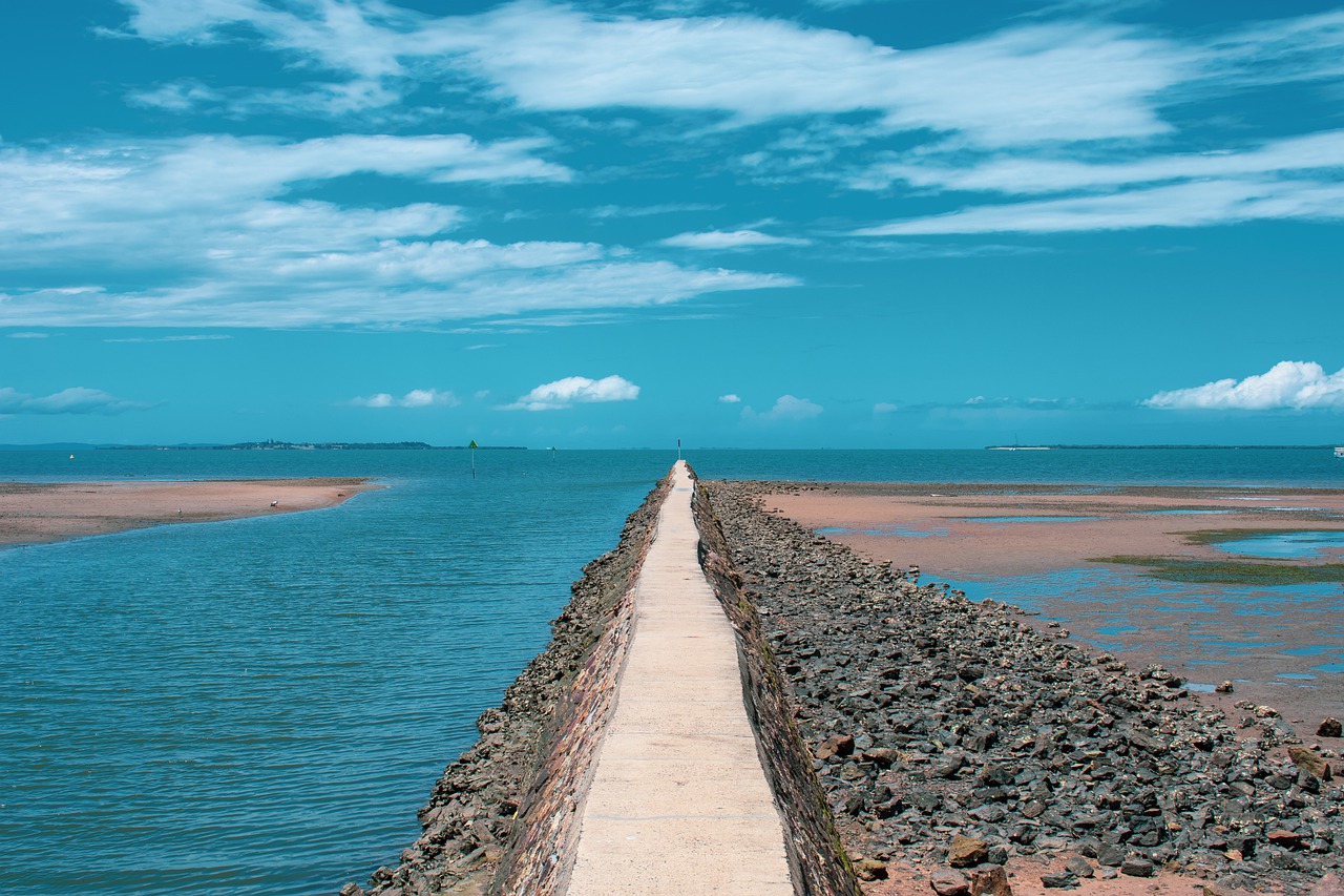 ocean breakwater picture